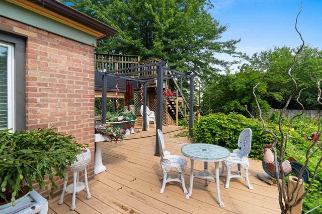 300 W PROSPECT AVENUE, Appleton, WI 54911