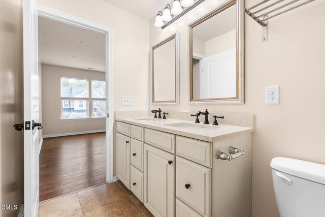 469 Panorama View Loop, Cary, NC 27519