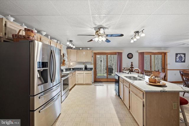 154 SPOOK HOLLOW RD, Berkeley Springs, WV 25411