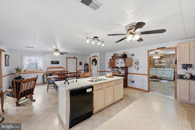 154 SPOOK HOLLOW RD, Berkeley Springs, WV 25411