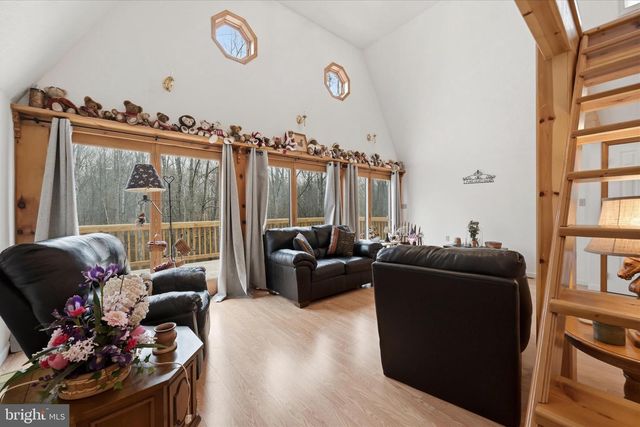 154 SPOOK HOLLOW RD, Berkeley Springs, WV 25411