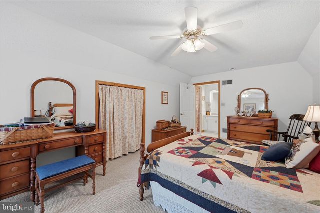 154 SPOOK HOLLOW RD, Berkeley Springs, WV 25411