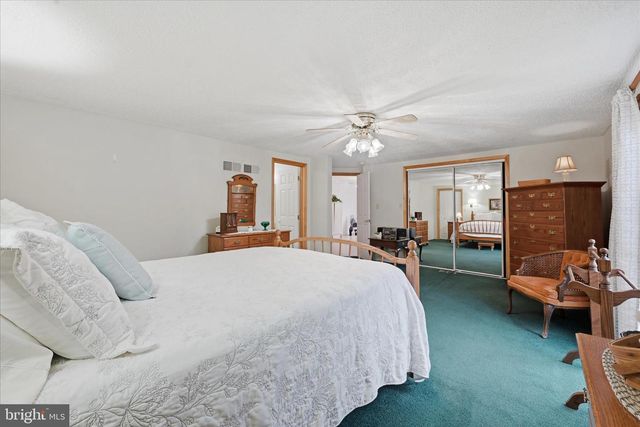 154 SPOOK HOLLOW RD, Berkeley Springs, WV 25411