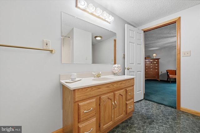 154 SPOOK HOLLOW RD, Berkeley Springs, WV 25411