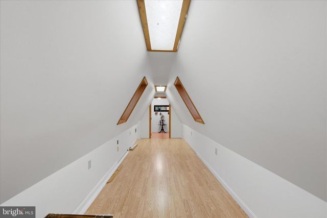 154 SPOOK HOLLOW RD, Berkeley Springs, WV 25411