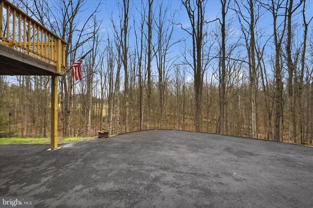 154 SPOOK HOLLOW RD, Berkeley Springs, WV 25411