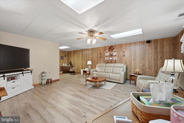 154 SPOOK HOLLOW RD, Berkeley Springs, WV 25411