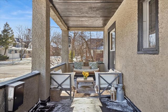 647 S Taylor Avenue, Oak Park, IL 60304