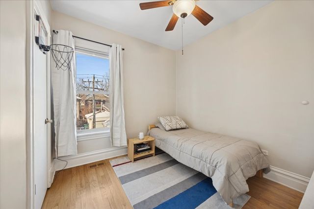 647 S Taylor Avenue, Oak Park, IL 60304