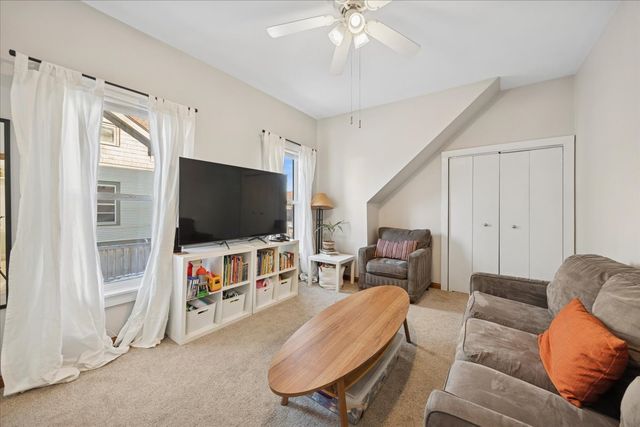 647 S Taylor Avenue, Oak Park, IL 60304