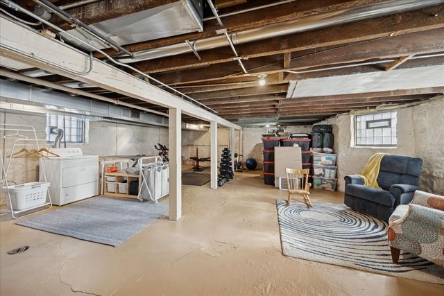 647 S Taylor Avenue, Oak Park, IL 60304