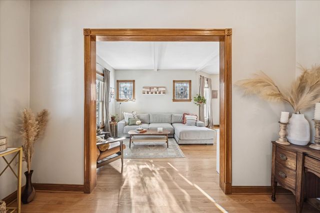 647 S Taylor Avenue, Oak Park, IL 60304