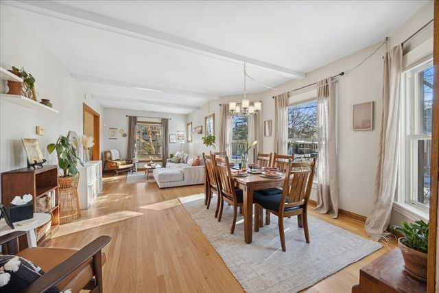 647 S Taylor Avenue, Oak Park, IL 60304