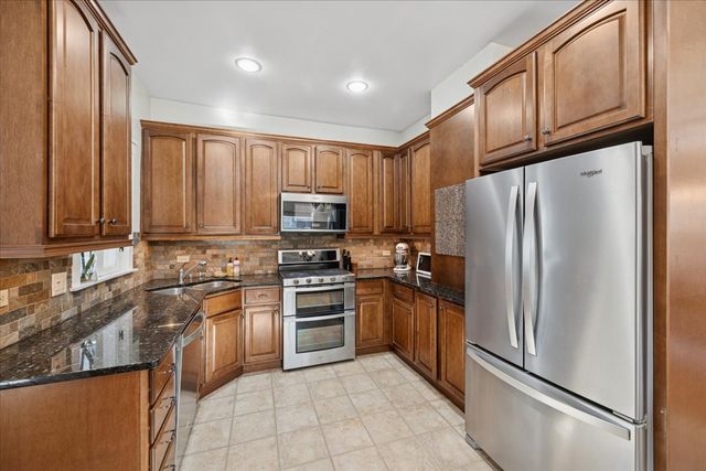 647 S Taylor Avenue, Oak Park, IL 60304