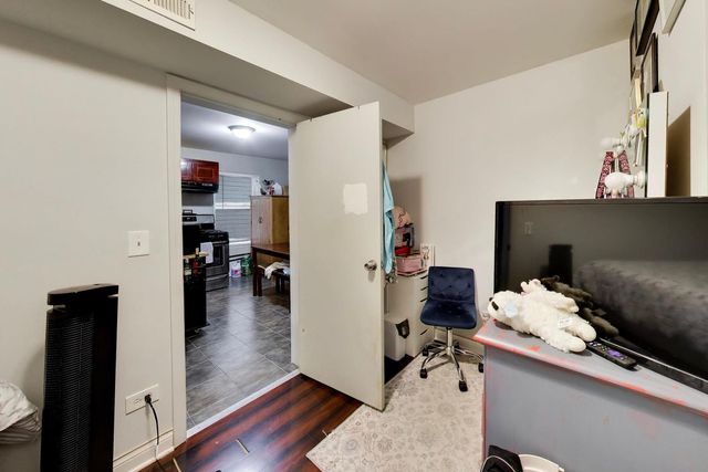 1910 S Leavitt Street, Chicago, IL 60608