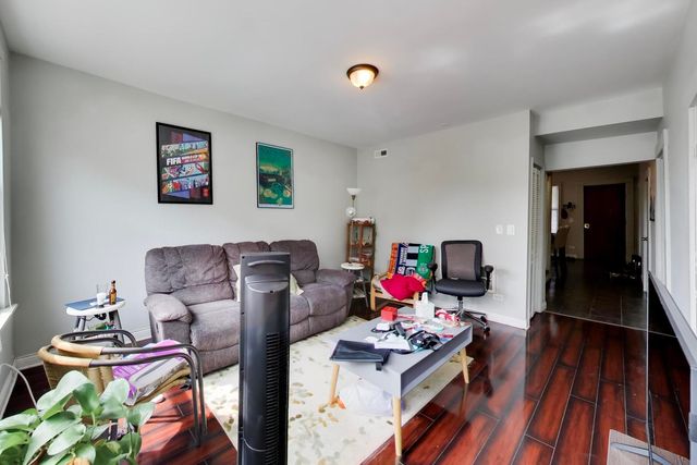 1910 S Leavitt Street, Chicago, IL 60608