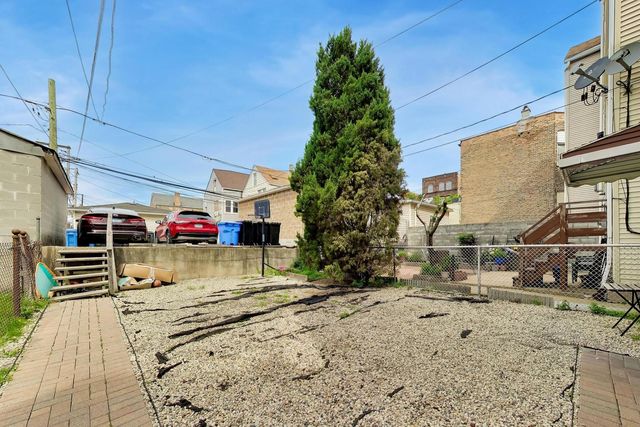 1910 S Leavitt Street, Chicago, IL 60608