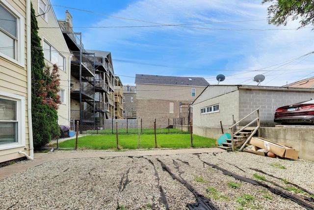 1910 S Leavitt Street, Chicago, IL 60608