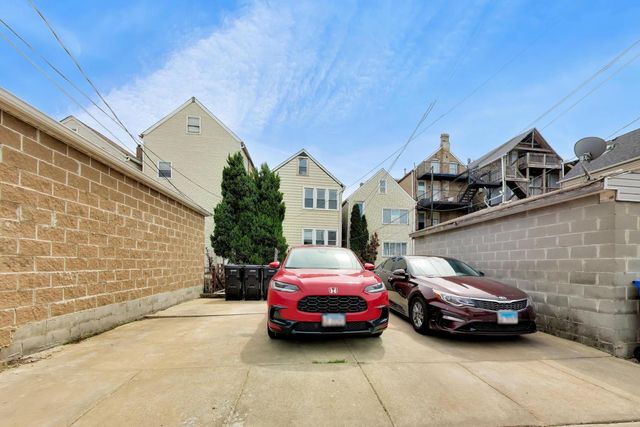 1910 S Leavitt Street, Chicago, IL 60608