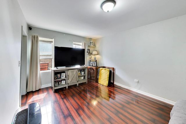 1910 S Leavitt Street, Chicago, IL 60608