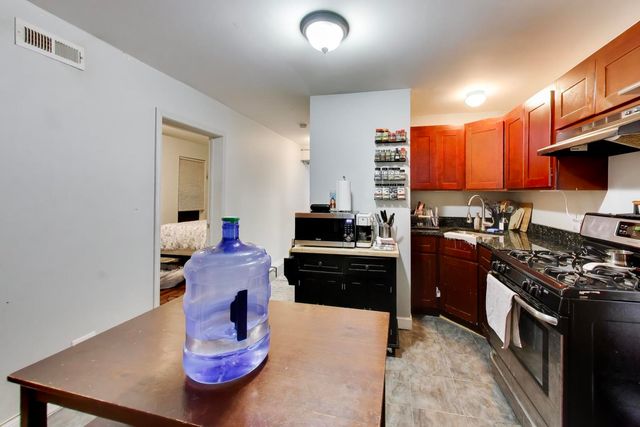 1910 S Leavitt Street, Chicago, IL 60608