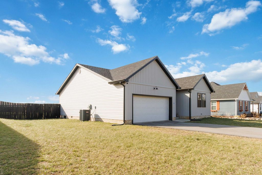 111 Dean Drive, Harrodsburg, KY 40330