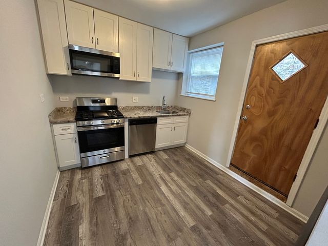 7153 W Grand Avenue 202, Chicago, IL 60707