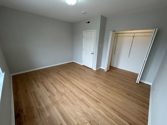 7153 W Grand Avenue 202, Chicago, IL 60707