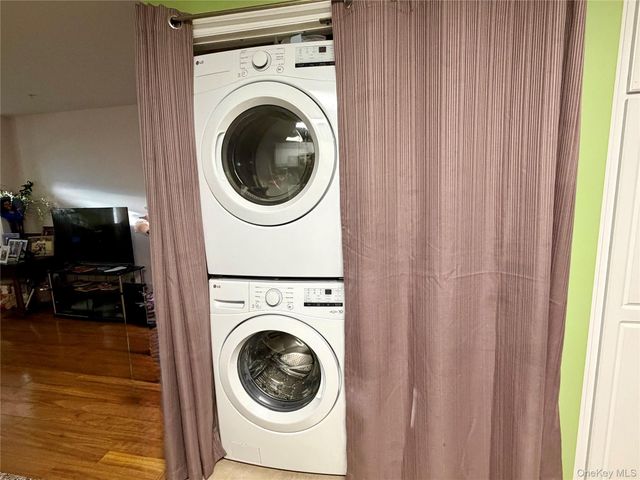 203 Willow Lane, Valley Stream, NY 11580