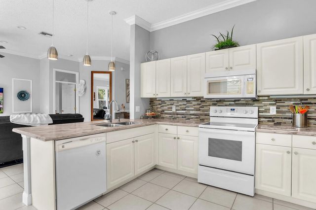 7955 Rockford Road, Boynton Beach, FL 33472