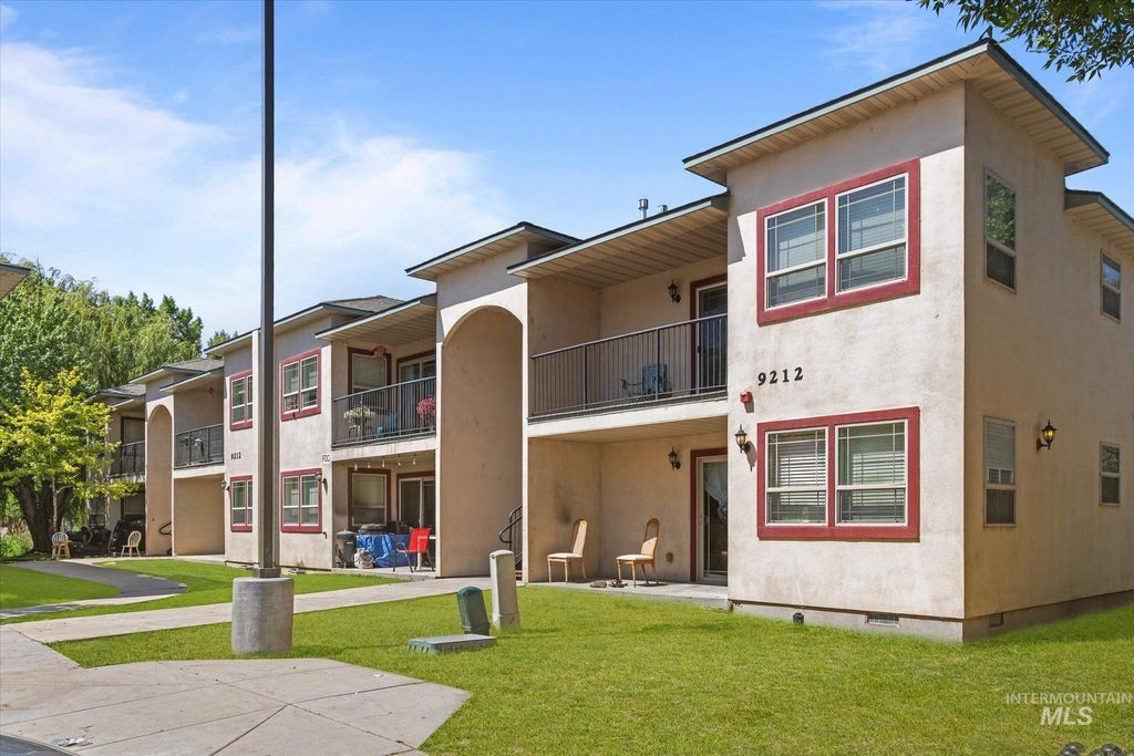 9212 W Brogan Dr A & B, Boise, ID 83709 photo 2