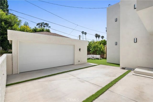 2843 Stoner Avenue, Los Angeles, CA 90064