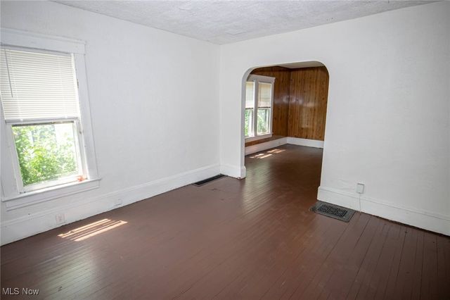 1290 E 188th Street, Cleveland, OH 44110