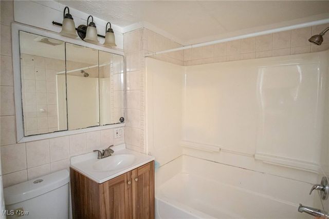 1290 E 188th Street, Cleveland, OH 44110