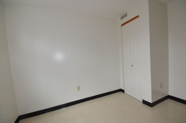 74 Union St 22, Lawrence, MA 01840