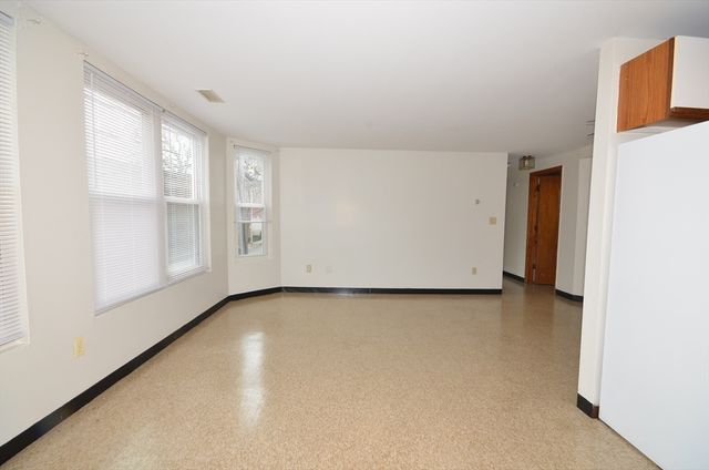 74 Union St 22, Lawrence, MA 01840