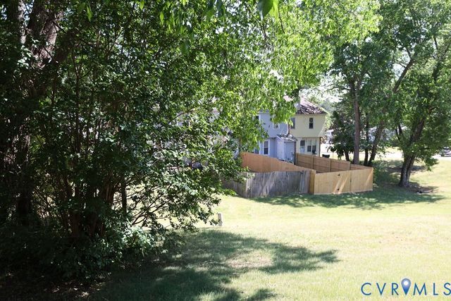 4409 Foxfire Ln, Richmond, VA 23223