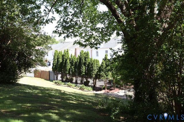 4409 Foxfire Ln, Richmond, VA 23223