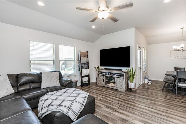 2758 Excelsior Blvd, Corpus Christi, TX 78415