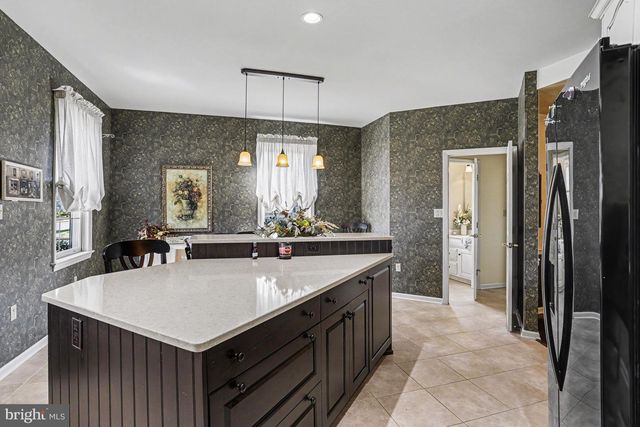 527 FLORIN AVE, Mount Joy, PA 17552