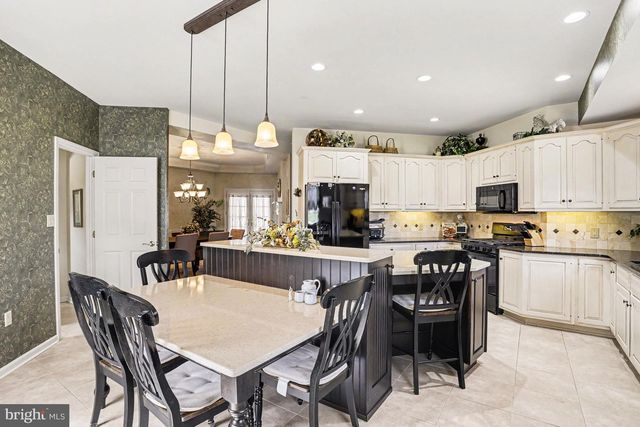 527 FLORIN AVE, Mount Joy, PA 17552