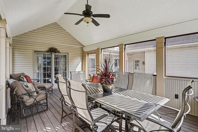 527 FLORIN AVE, Mount Joy, PA 17552