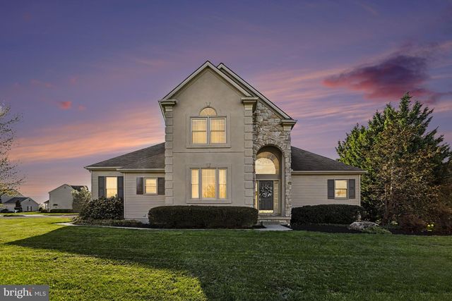 527 FLORIN AVE, Mount Joy, PA 17552