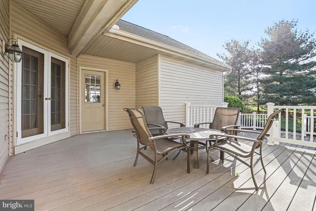 527 FLORIN AVE, Mount Joy, PA 17552