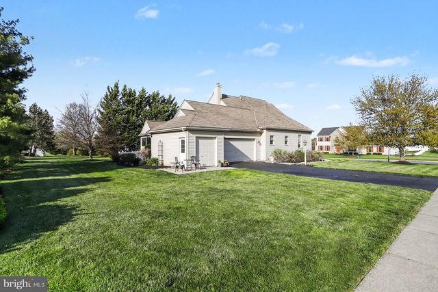 527 FLORIN AVE, Mount Joy, PA 17552