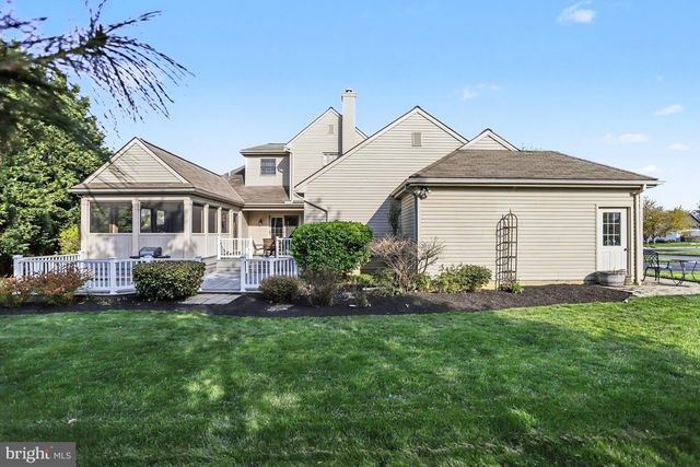 527 FLORIN AVE, Mount Joy, PA 17552