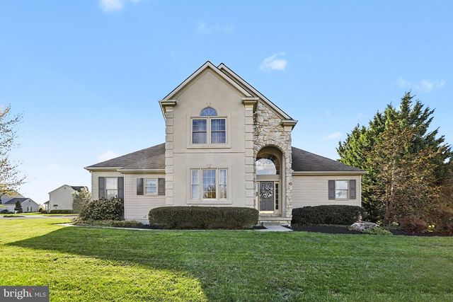 527 FLORIN AVE, Mount Joy, PA 17552