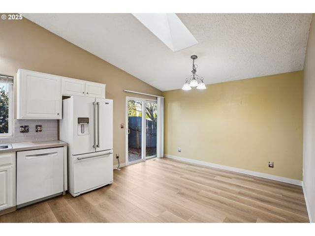 463 HRUBETZ Rd, Salem, OR 97302