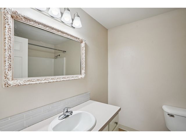 463 HRUBETZ Rd, Salem, OR 97302