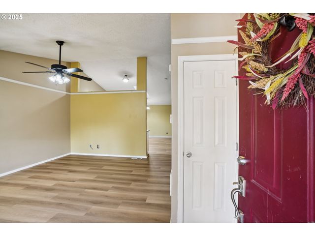 463 HRUBETZ Rd, Salem, OR 97302